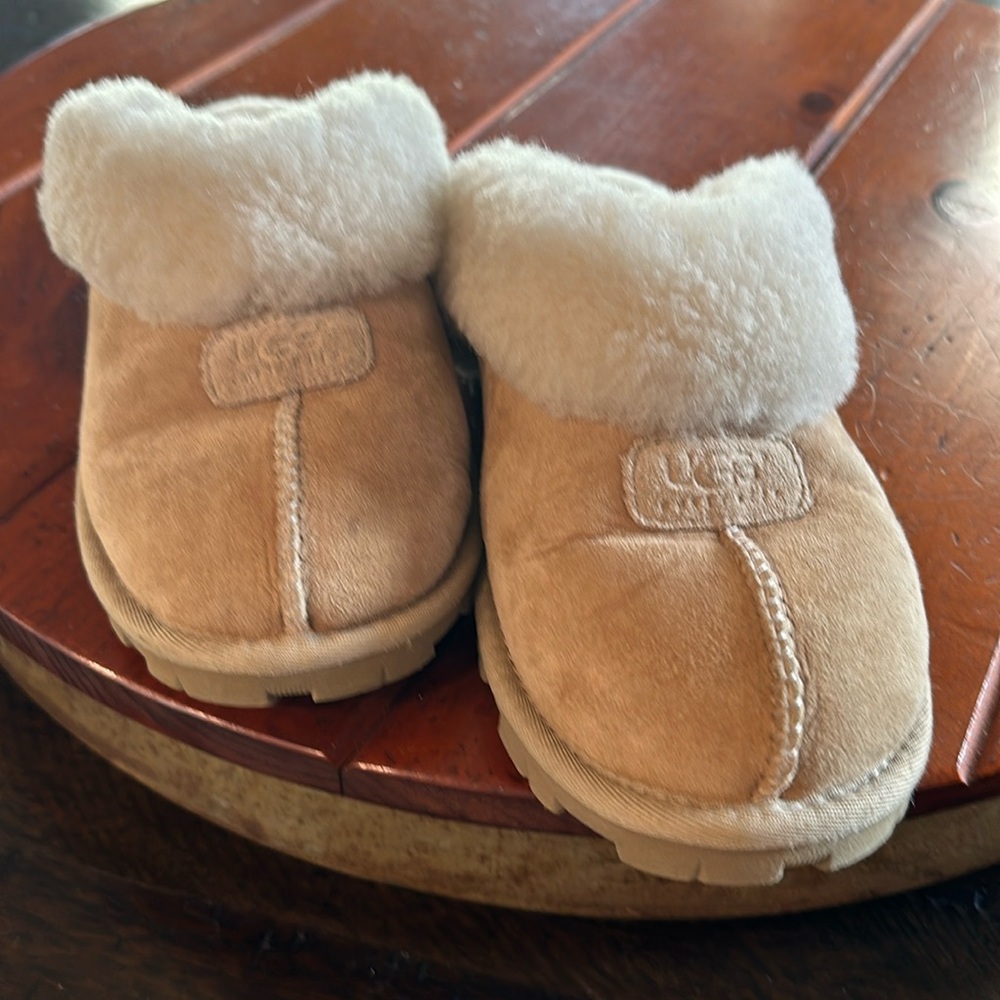 UGG Slippers Size 7